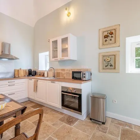 La Belle Aux Bois Feriehus *